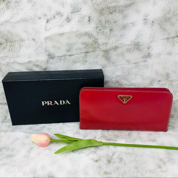 prada zippy